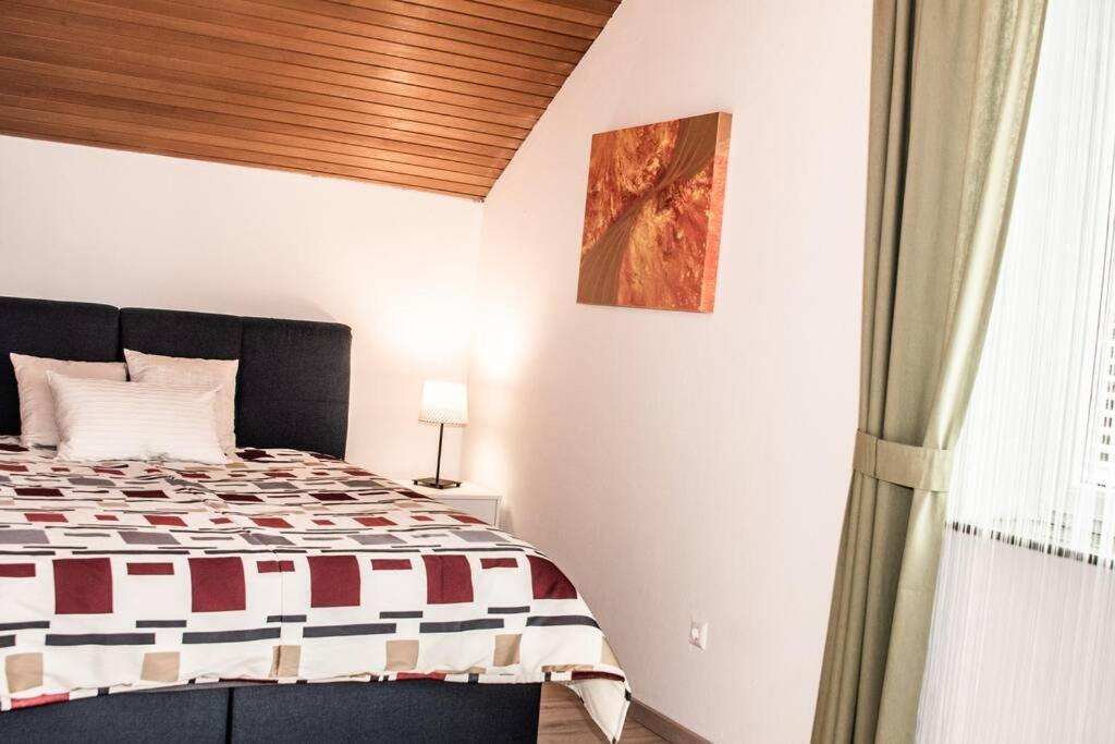 Pouringraz Fuer Kunst- Und Tennisliebhaber Appartement Graz
